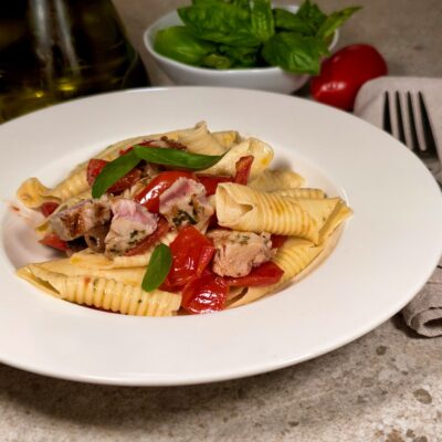 Seared tuna garganelli with cherry tomatoes and Riviera olives